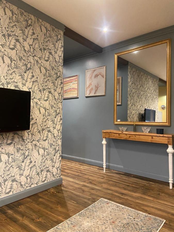 Self Check In Miera Art Apartment Riga Bagian luar foto